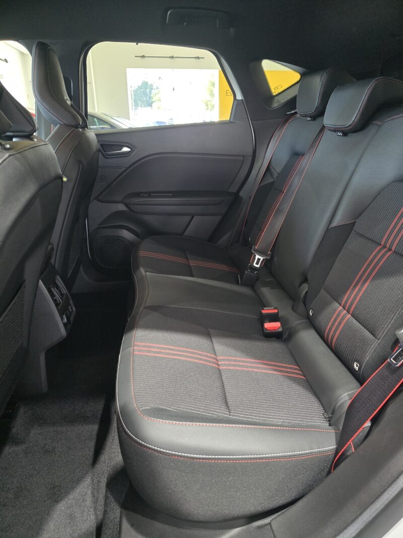 Renault Captur R.S. Line 1.3 140 EDC - Image 15