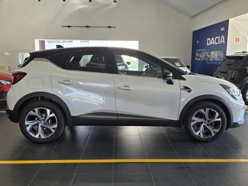 Renault Captur R.S. Line 1.3 140 EDC - Image 7
